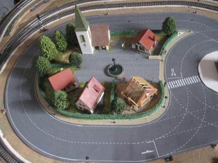 18_De weg rond het dorpje.JPG