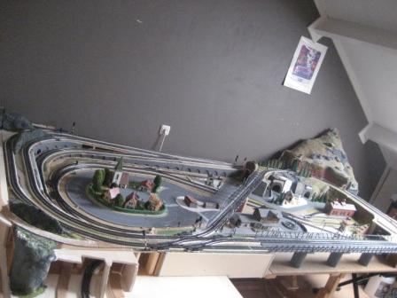 22_Hoofdbaan gezien richting berg.JPG